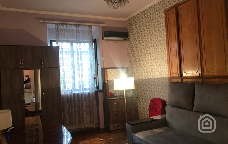 Продаётся 3-комнатная квартира, 89.4 м², ул. Абовян, Центр