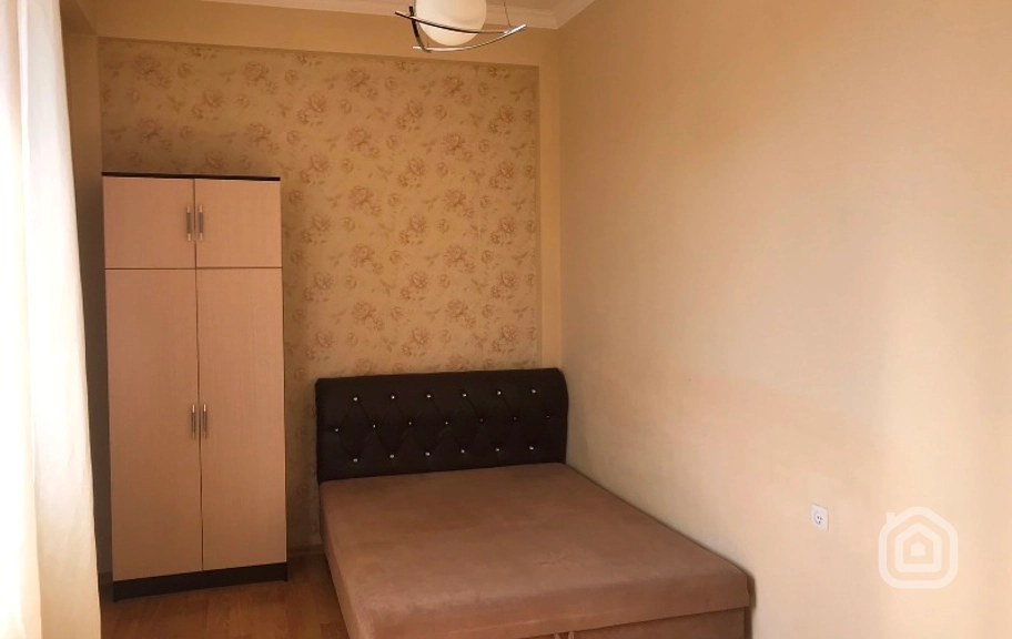 Продаётся 3-комнатная квартира, 90.9 м², ул. Лер Камсар, Центр