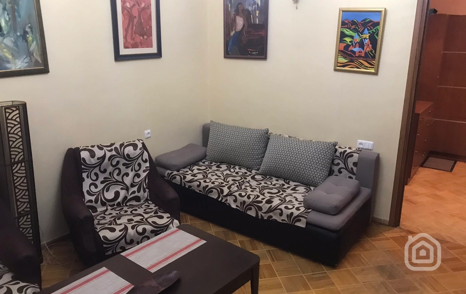 Продаётся 2-комнатная квартира, 61 м², ул. Вардананц, Центр