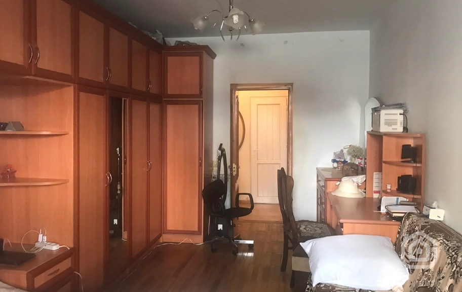 Продаётся 3-комнатная квартира, 80.7 м², ул. Д. Демирчян, Центр