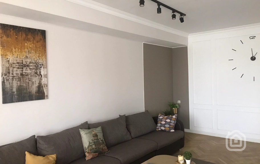 Продаётся 3-комнатная квартира, 97 м², ул. Hанрапетутян, Центр