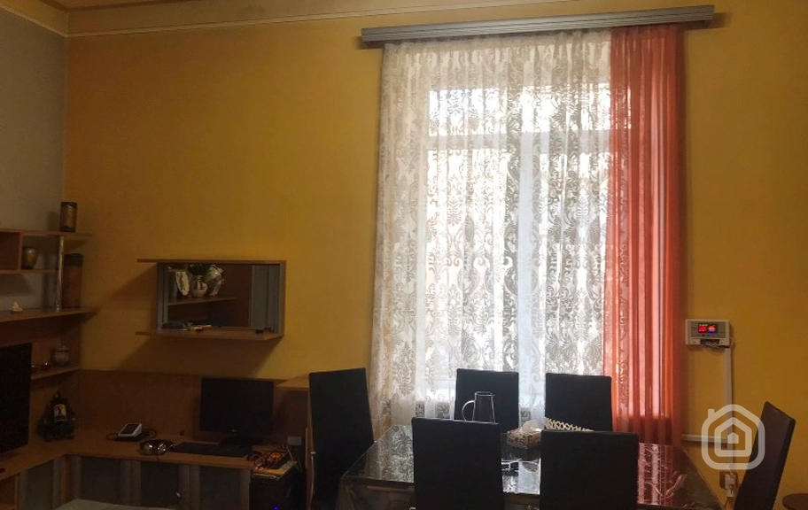 Продаётся 3-комнатная квартира, 77.6 м², ул. Туманян, Центр