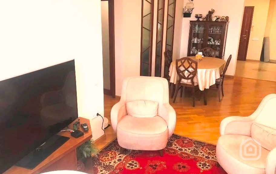 Продаётся 3-комнатная квартира, 101 м², ул. Вардананц, Центр