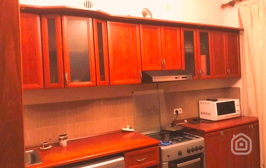 Продаётся 3-комнатная квартира, 87 м², ул. Аргишти, Центр