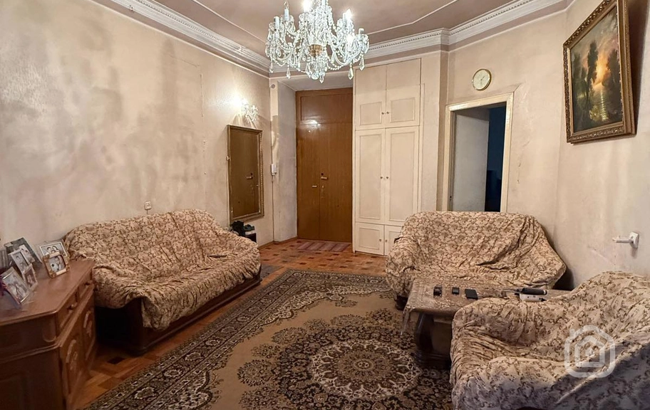 Продаётся 5-комнатная квартира, 151.5 м², ул. Корюн, Центр