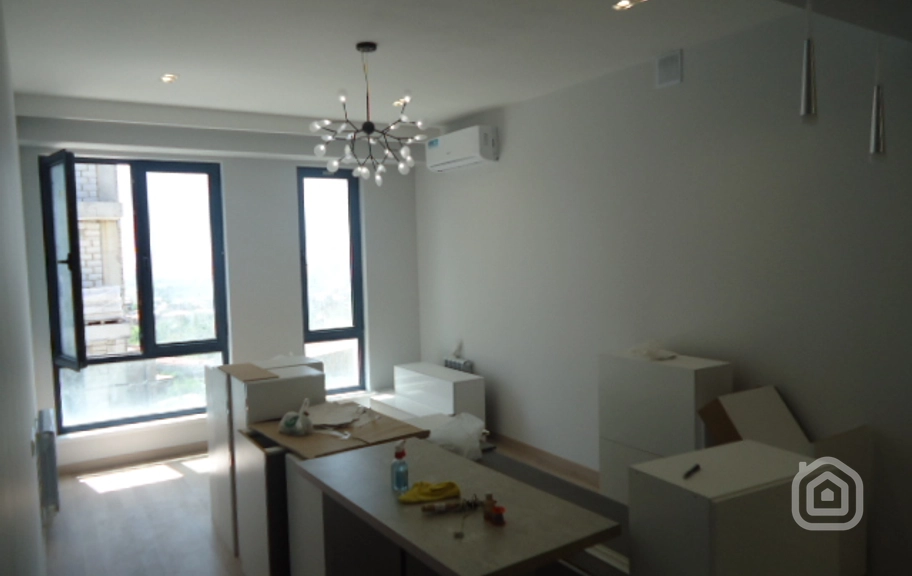 Продаётся 2-комнатная квартира, 53.6 м², ул. Верин Антарайин, Центр