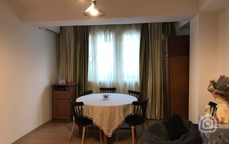 Продаётся 1-комнатная квартира, 45.2 м², ул. Вардананц, Центр
