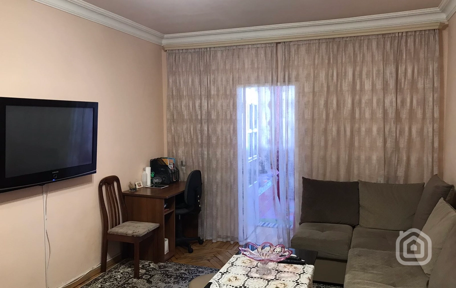 Продаётся 2-комнатная квартира, 61 м², пр. Аршакуняц, Центр