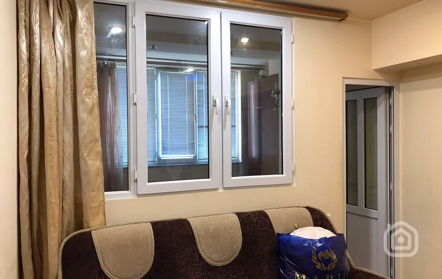 Продаётся 1-комнатная квартира, 39.2 м², ул. Сарян, Центр