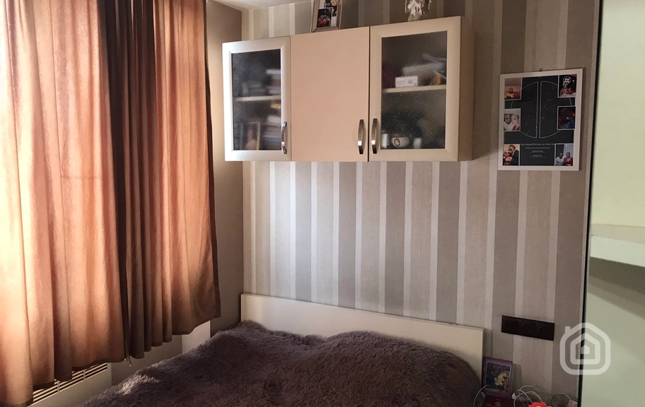 Продаётся 1-комнатная квартира, 38 м², ул. Ханджян, Центр