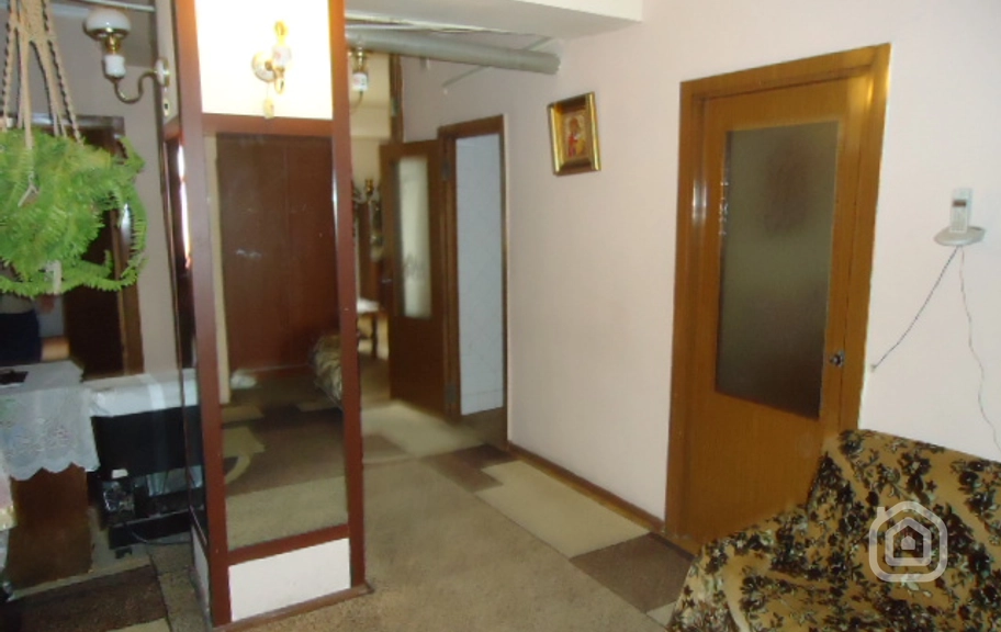 Продаётся 4-комнатная квартира, 97.4 м², ул. Мамиконянц, Арабкир