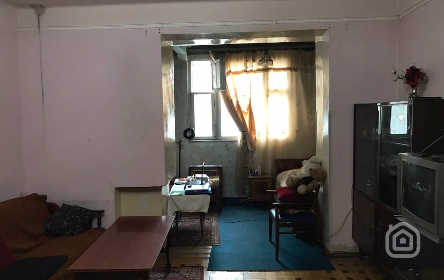 Продаётся 1-комнатная квартира, 52 м², ул. Гр. Лусаворич, Центр
