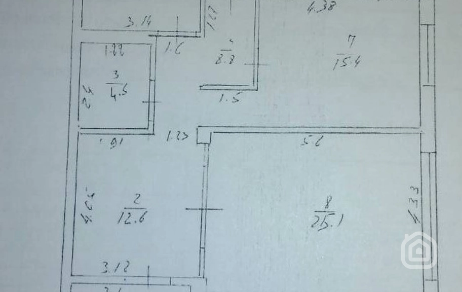 Продаётся 4-комнатная квартира, 125.5 м², ул. Исаhакян, Центр