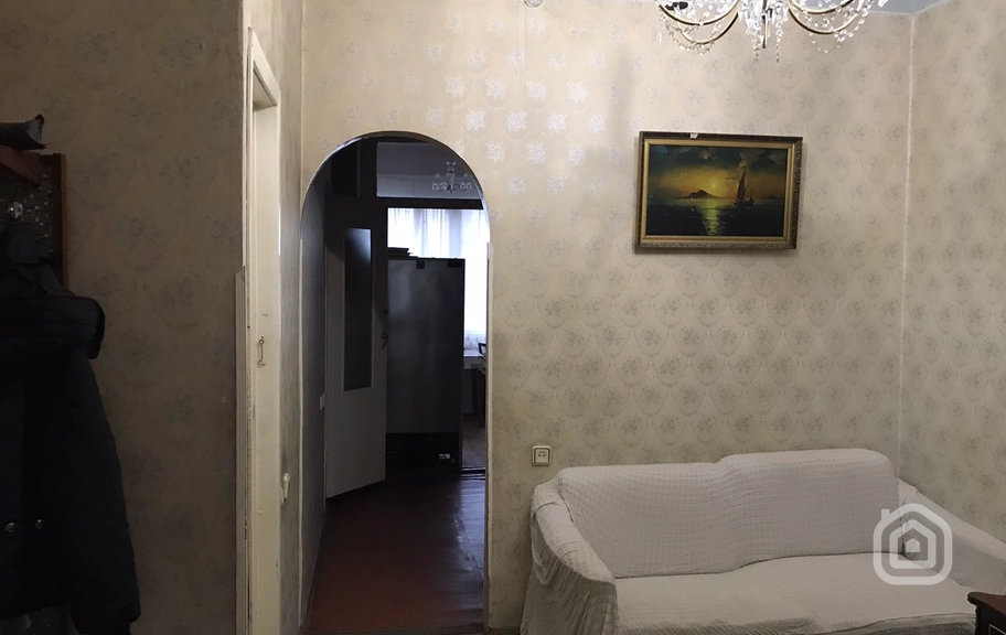 Продаётся 3-комнатная квартира, 108 м², ул. Туманян, Центр