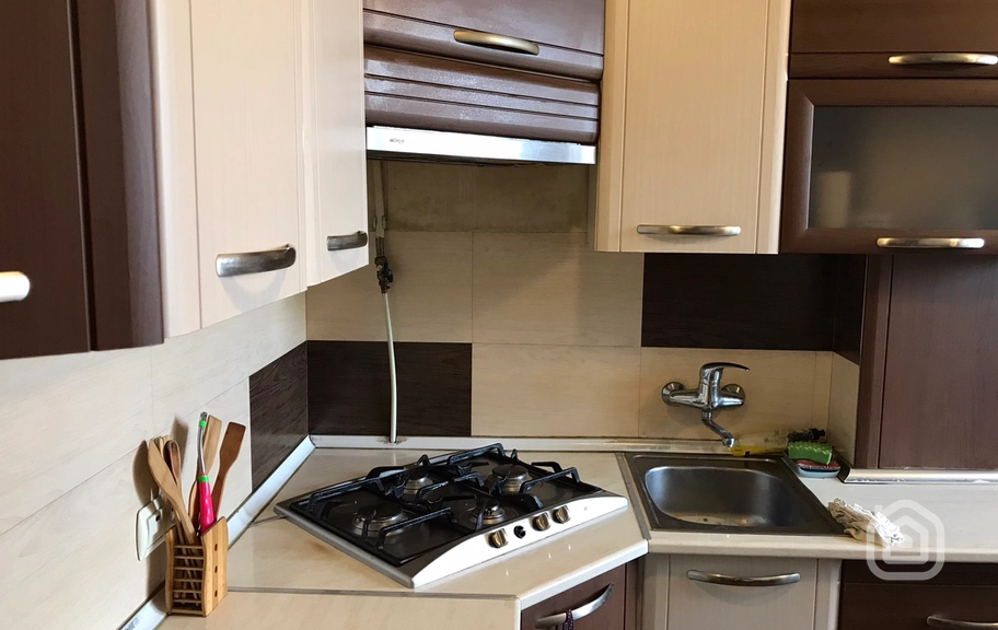 Продаётся 2-комнатная квартира, 59.7 м², ул. Гр. Лусаворич, Центр
