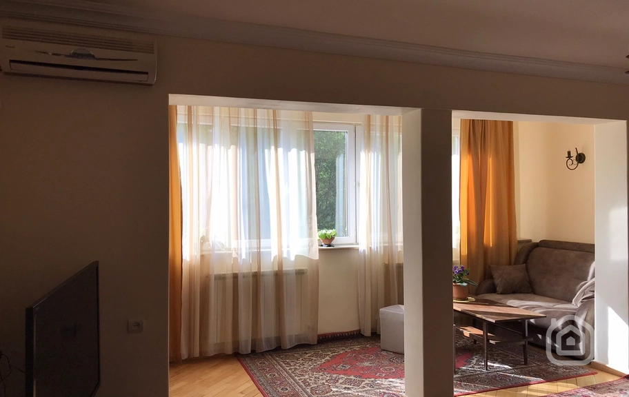 Продаётся 3-комнатная квартира, 95.1 м², кв-л Давташен 4, Давташен