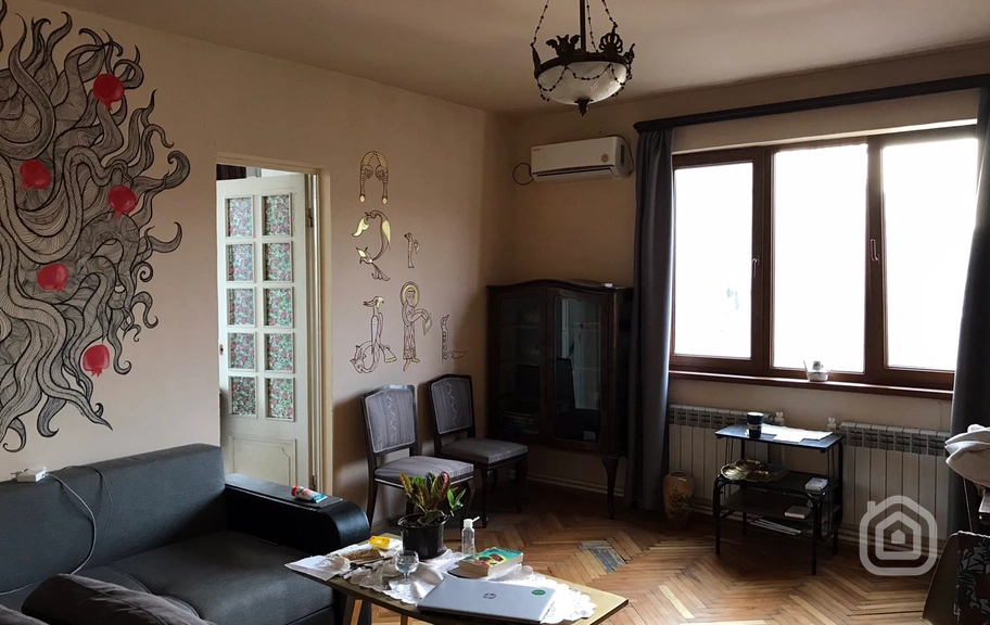 Продаётся 2-комнатная квартира, 74.3 м², пр. Саят-Нова, Центр