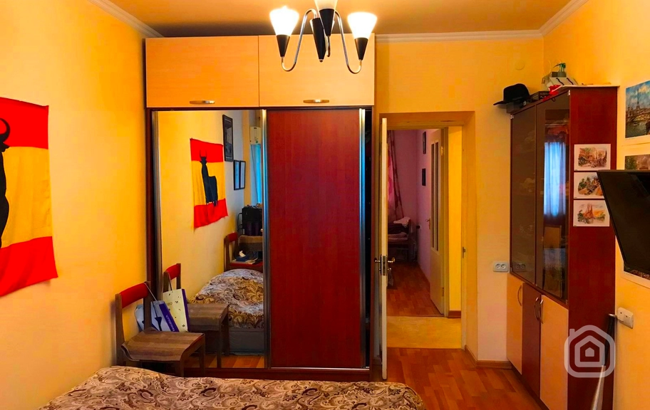 Продаётся 3-комнатная квартира, 80 м², пр. М. Маштоц, Центр