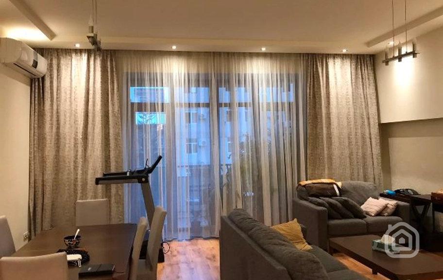 Продаётся 3-комнатная квартира, 132.9 м², ул. Арами, Центр