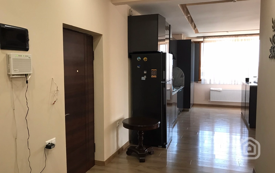 Продаётся 3-комнатная квартира, 131.5 м², Хоренаци тупик, Центр