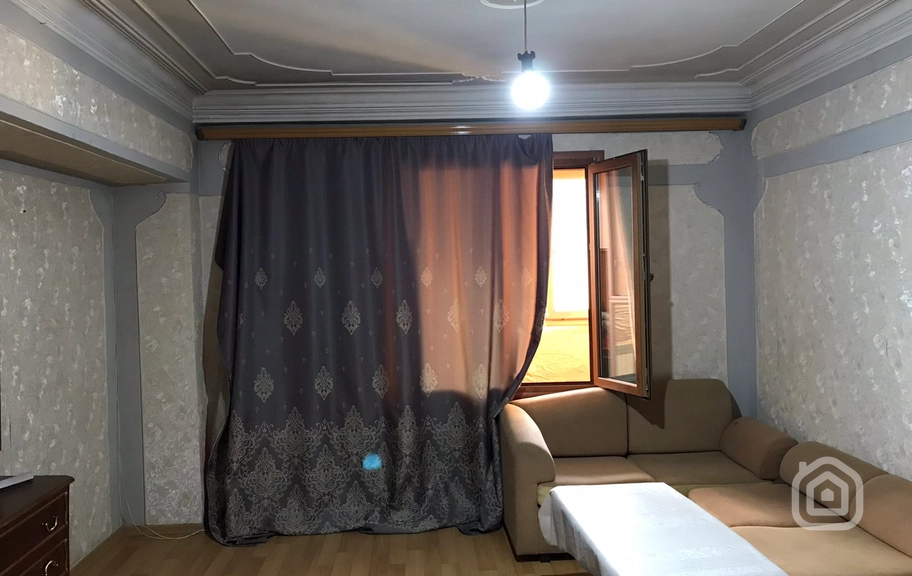 Продаётся 2-комнатная квартира, 72 м², ул. Хоренаци, Центр