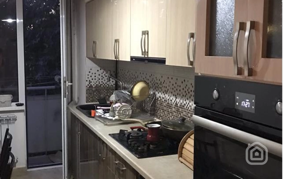 Продаётся 3-комнатная квартира, 86.3 м², пр. Тигран Мец, Центр