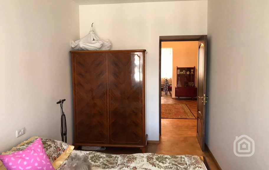 Продаётся 2-комнатная квартира, 62 м², ул. Д. Демирчян, Центр