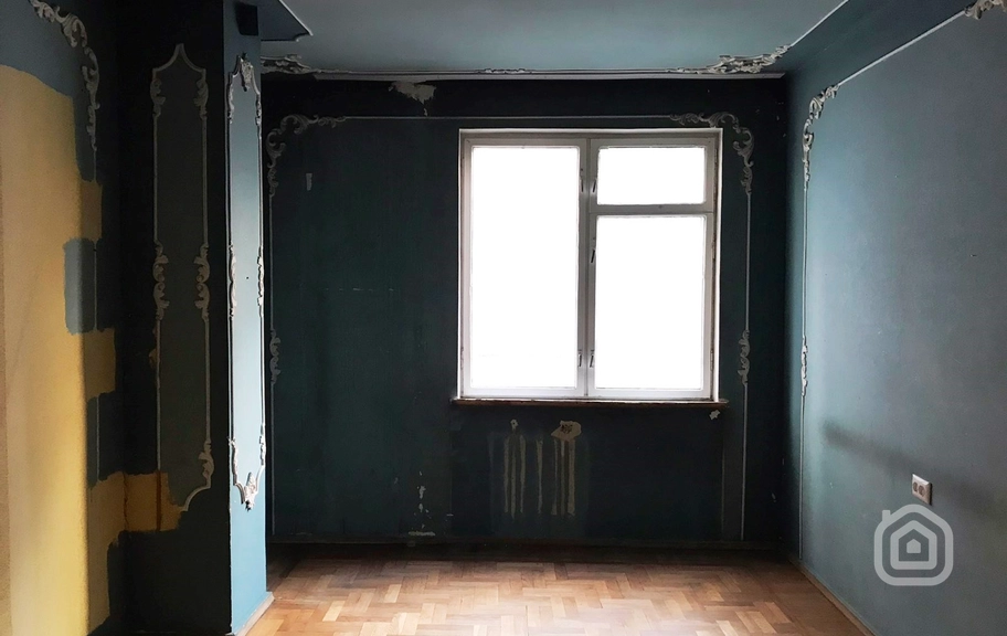 Продаётся 3-комнатная квартира, 96.7 м², пр. Саят-Нова, Центр