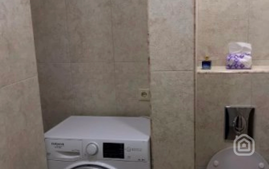 Продаётся 2-комнатная квартира, 67.3 м², ул. Каджазнуни, Центр