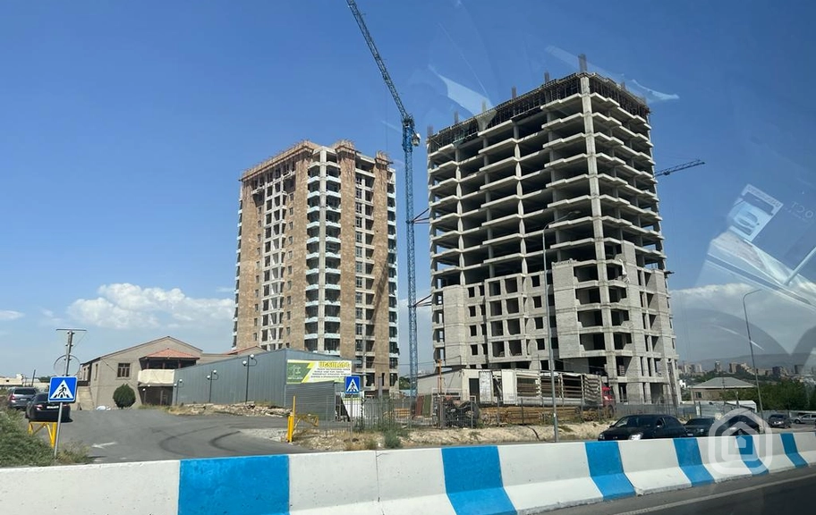 Продаётся 2-комнатная квартира, 63.35 м², ул. Давташени 4, Давташен