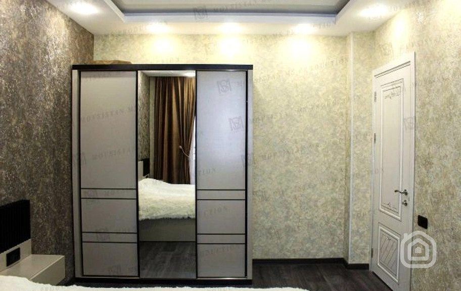 Продаётся 2-комнатная квартира, 71 м², ул. Паруйр Севак, Канакер-Зейтун