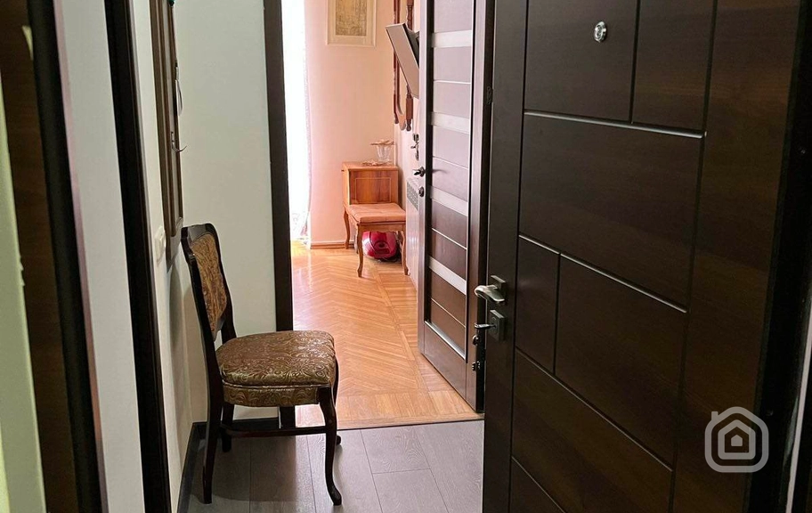 Продаётся 1-комнатная квартира, 37.28 м², ул. H. Шаhинян 8, Центр