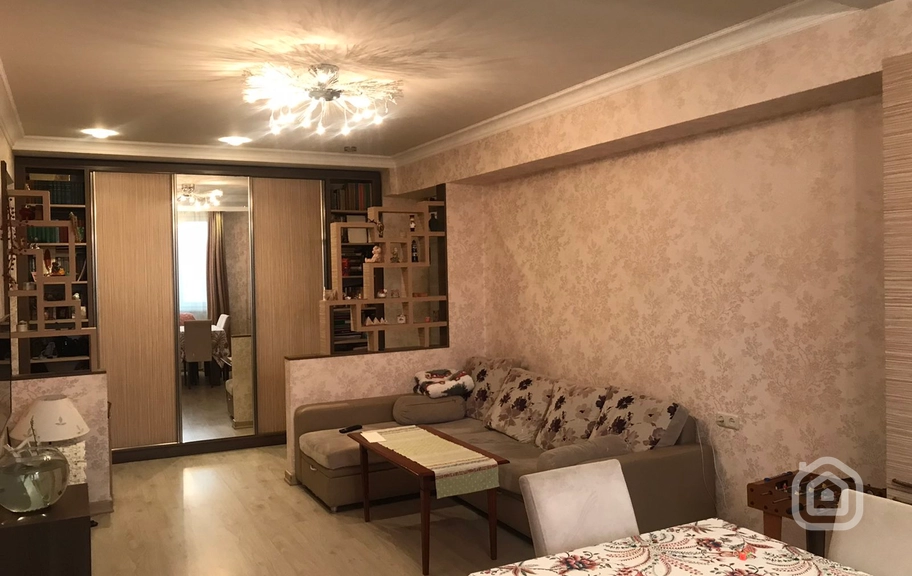 Продаётся 2-комнатная квартира, 77.1 м², пр. Тигран Мец, Центр