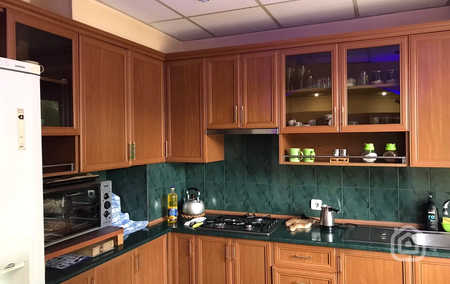 Продаётся 3-комнатная квартира, 93 м², пр. М. Маштоц, Центр