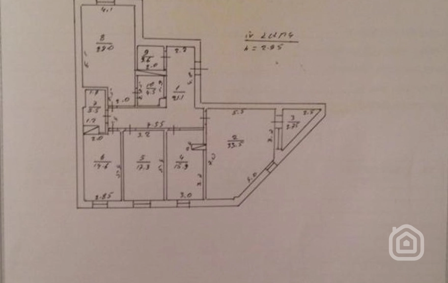 Продаётся 4-комнатная квартира, 147.5 м², пр. Hюсисайин, Центр