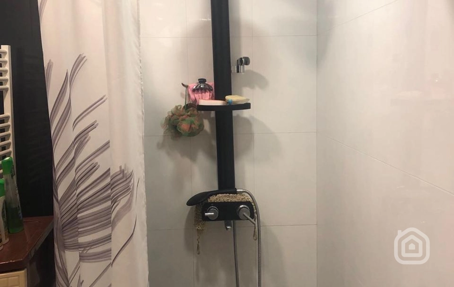 Продаётся 4-комнатная квартира, 134.27 м², ул. Гулакян, Арабкир
