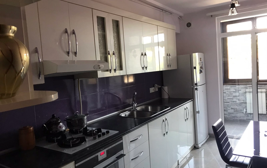 Продаётся 2-комнатная квартира, 69.4 м², ул. Ер. Кочар, Центр