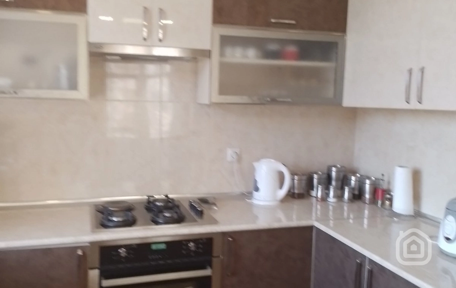 Продаётся 4-комнатная квартира, 159 м², ул. Паруйр Севак, Канакер-Зейтун