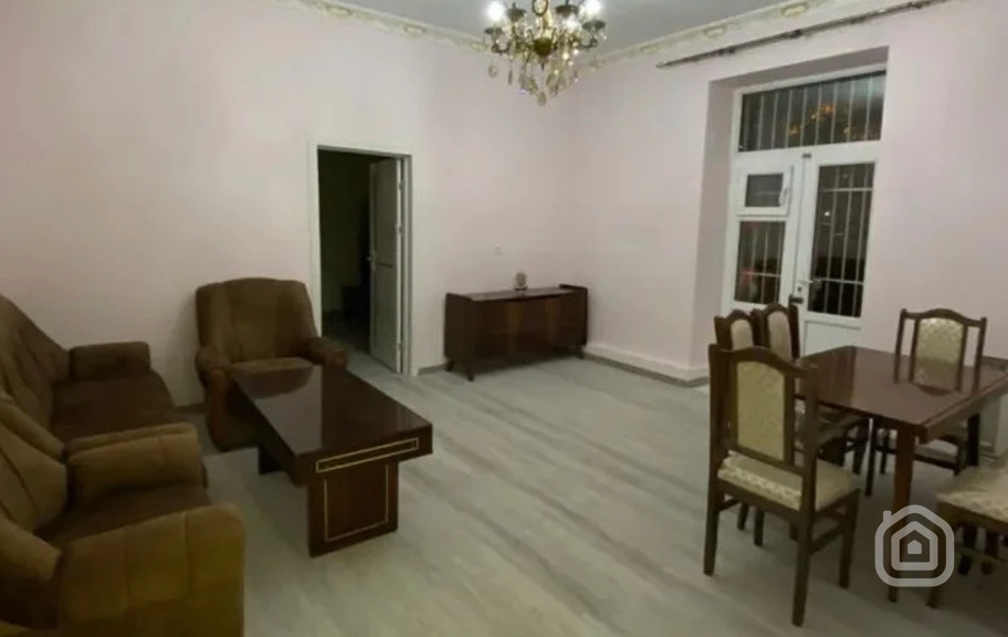 Продаётся 3-комнатная квартира, 80 м², пр. Бахрамян, Центр