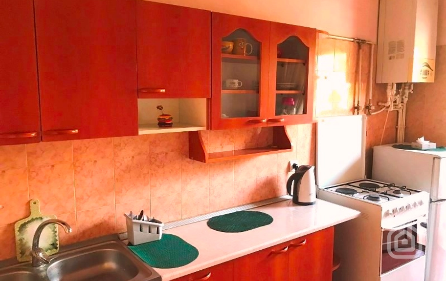 Продаётся 2-комнатная квартира, 65 м², пр. Саят-Нова, Центр