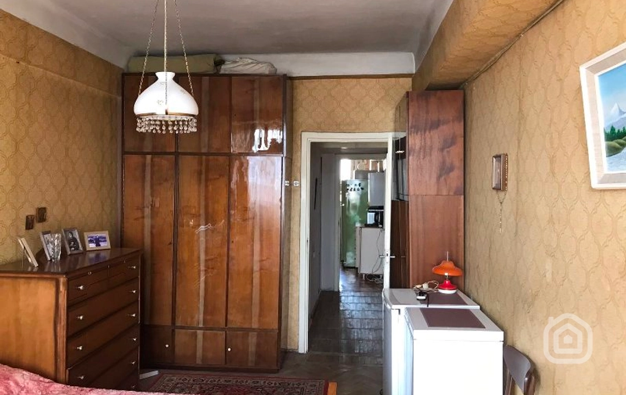 Продаётся 3-комнатная квартира, 89 м², ул. Терян, Центр