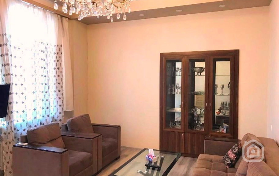 Продаётся 2-комнатная квартира, 71 м², пр. Тигран Мец, Центр
