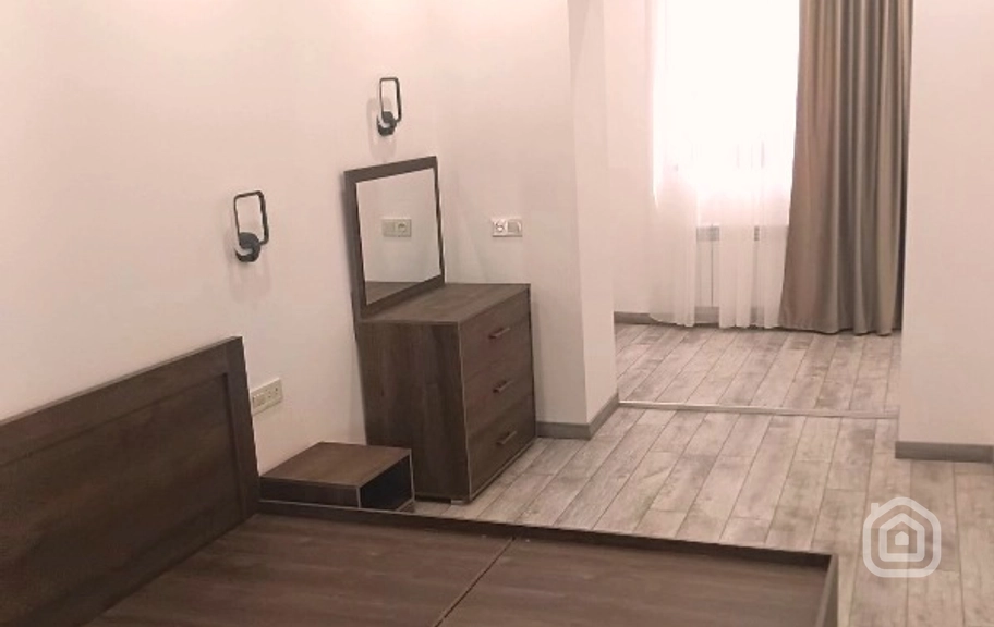 Продаётся 2-комнатная квартира, 56.2 м², ул. Н. Тигранян, Арабкир