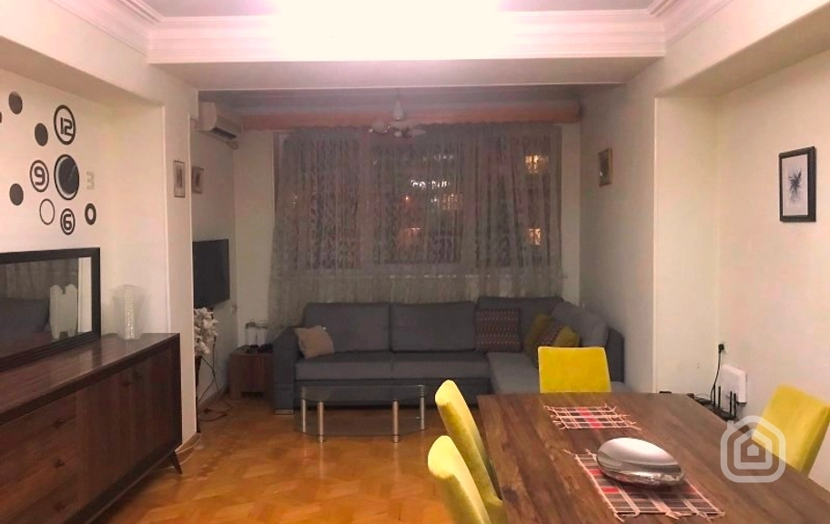 Продаётся 3-комнатная квартира, 86 м², ул. Каджазнуни, Центр