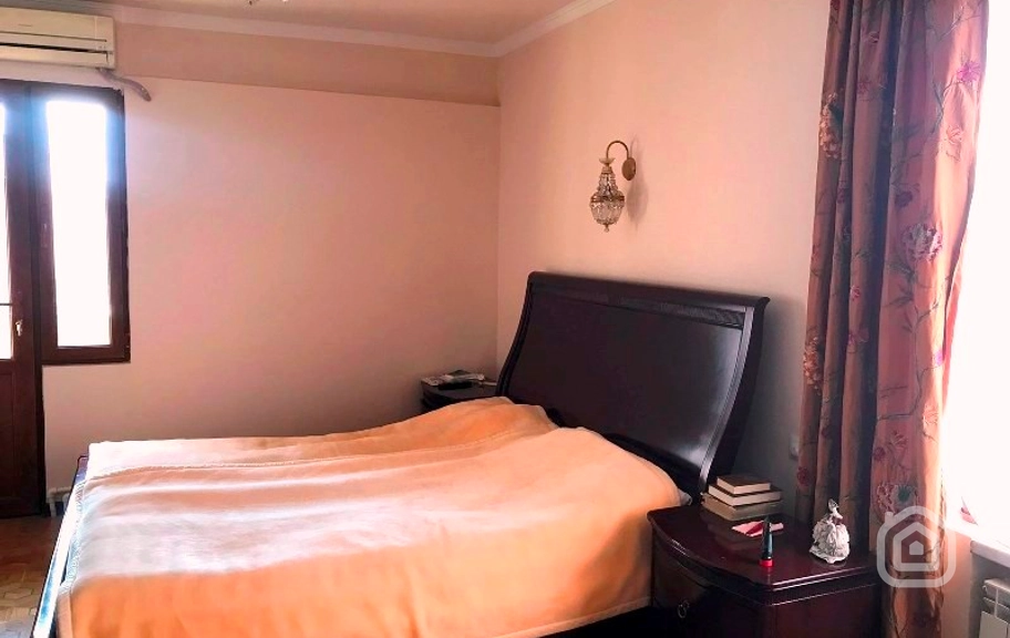 Продаётся 3-комнатная квартира, 94 м², пер. Корюн 1, Центр