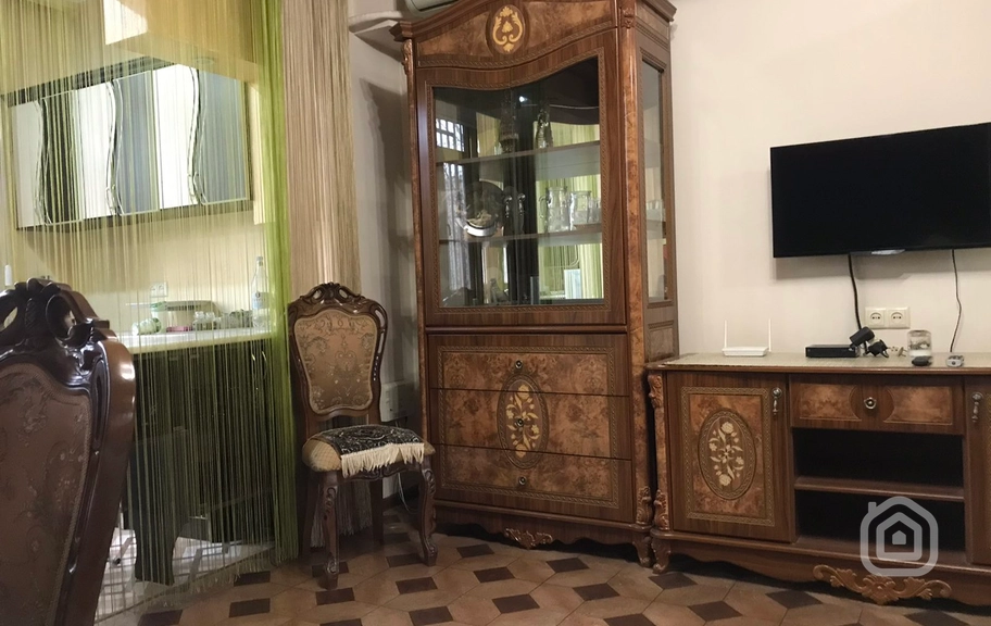 Продаётся 2-комнатная квартира, 70 м², ул. Амирян, Центр
