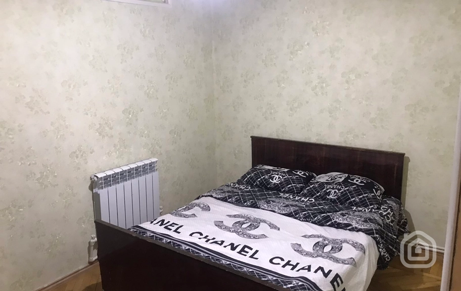 Продаётся 2-комнатная квартира, 73 м², ул. Сарян, Центр