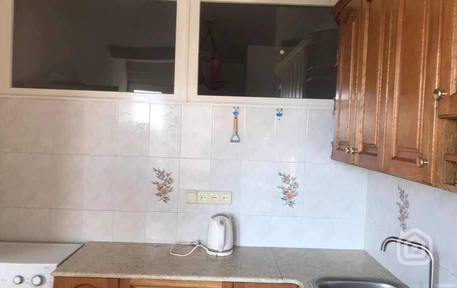 Продаётся 1-комнатная квартира, 48 м², пр. Бахрамян, Центр