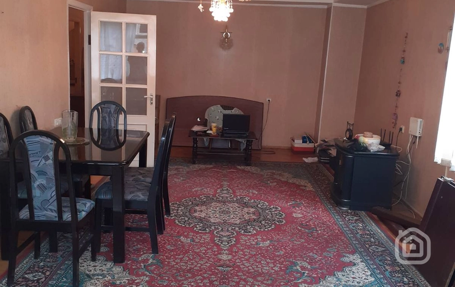 Продаётся 4-комнатная квартира, 114 м², ул. Айгедзор, Арабкир