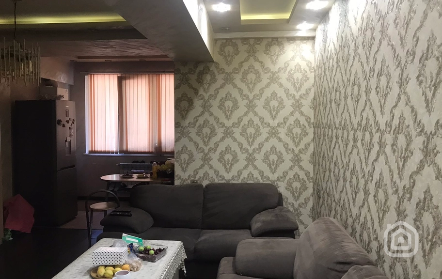 Продаётся 2-комнатная квартира, 75 м², ул. Кохбаци, Центр